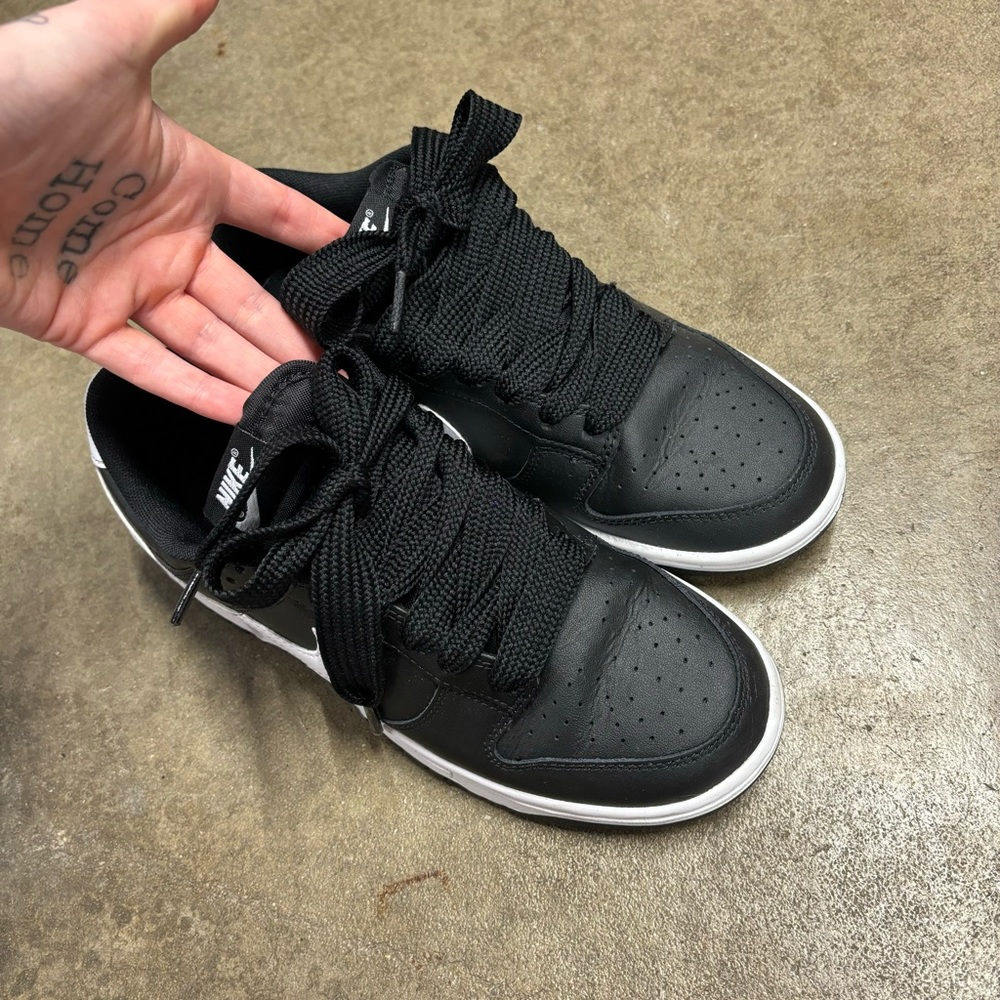 Nike Dunks - Picture 2 of 4